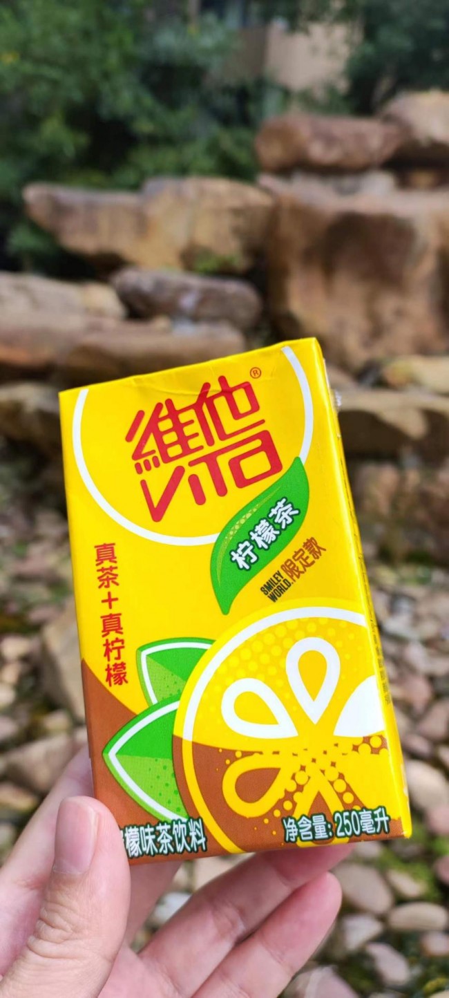 口感细腻出“涩”的维他柠檬茶，年轻人的“玩搭子”